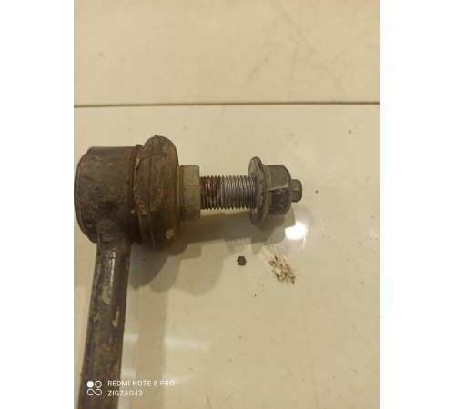 Стойка переднего стабилизатора правая