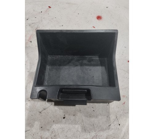 Вещевой отсек (карман) центральной консоли