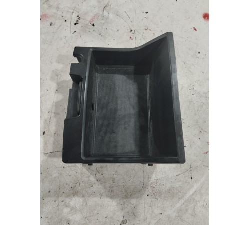 Вещевой отсек (карман) центральной консоли