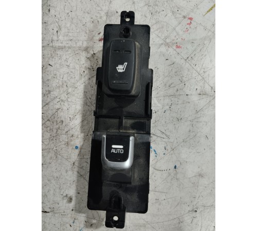 Кнопка стеклоподъемника задняя правая