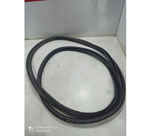 Уплотнитель багажника