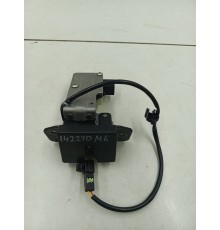 Замок двери багажника