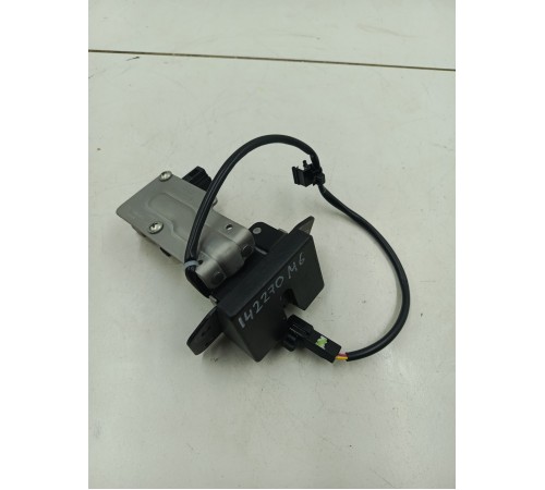 Замок двери багажника