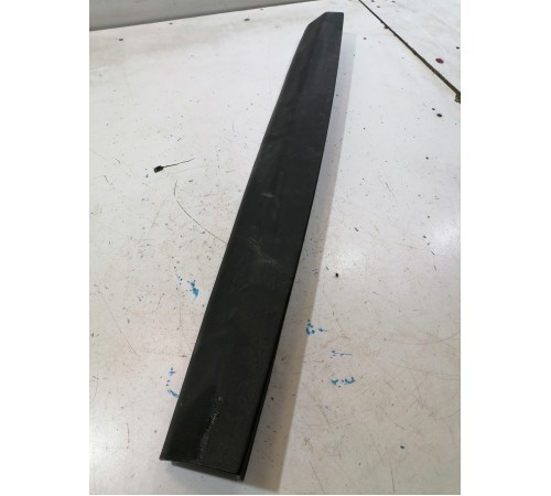 Обшивка крышки багажника