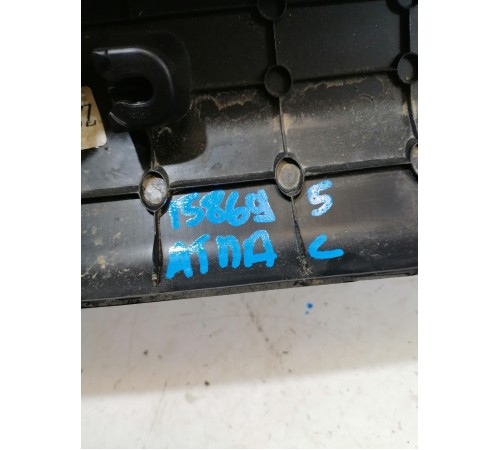 Обшивка крышки багажника