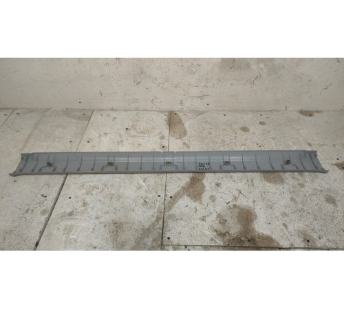 Задняя накладка салона под стекло