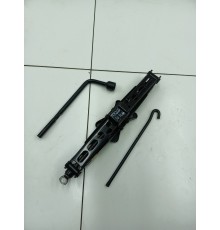 Домкрат с ключем