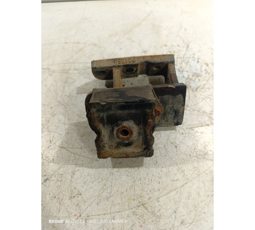 Кронштейн опоры КПП коробки передач АКПП