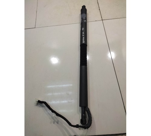 Привод крышки багажника(правый)