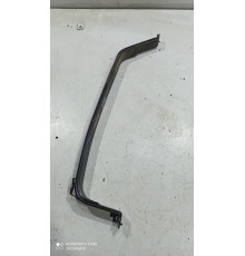 Крепление топливного бака