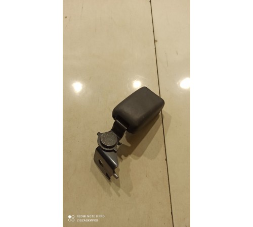 Ответная часть ремня безопасности задняя правая