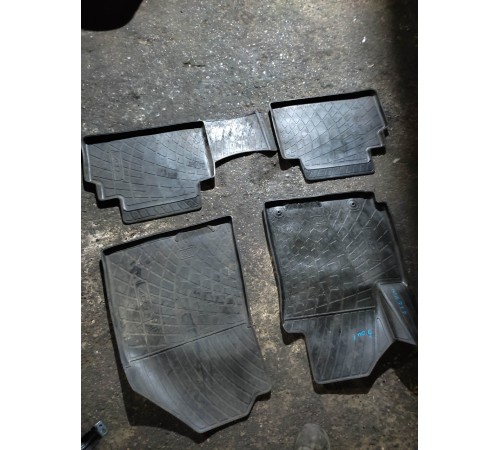 Комплект ковриков салона