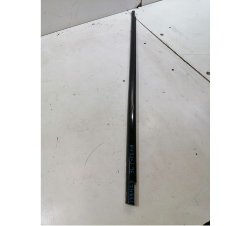 Молдинг стекла задний левый наружний