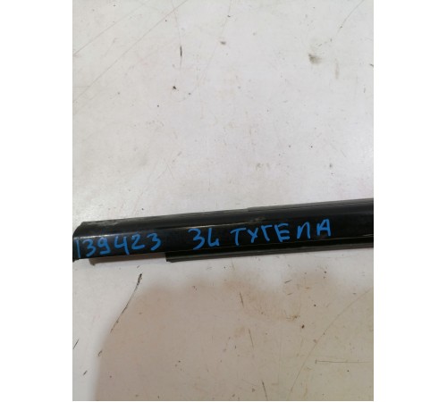 Молдинг стекла задний левый наружний