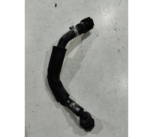 Патрубок системы охлаждения