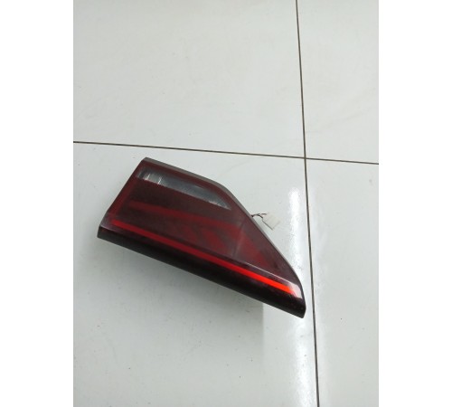 Фонарь крышки багажника правый