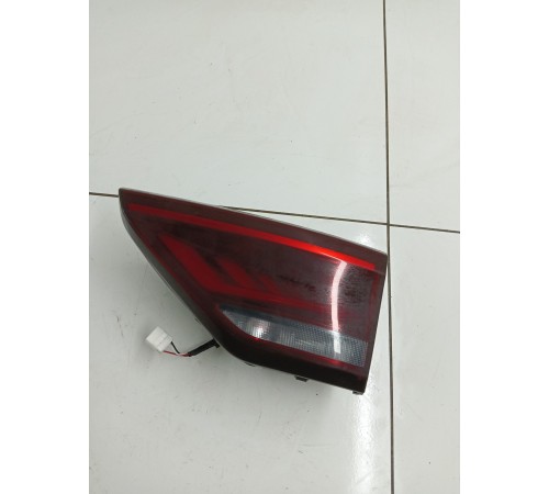 Фонарь крышки багажника правый