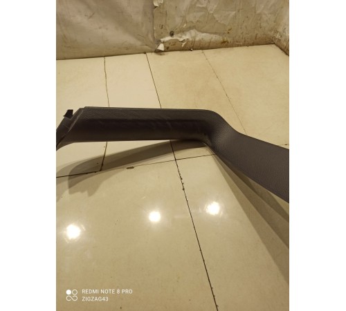 Обшивка двери багажника (верхняя)