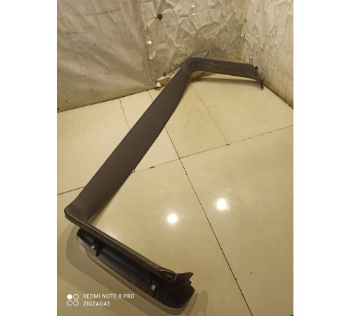 Обшивка двери багажника (верхняя)