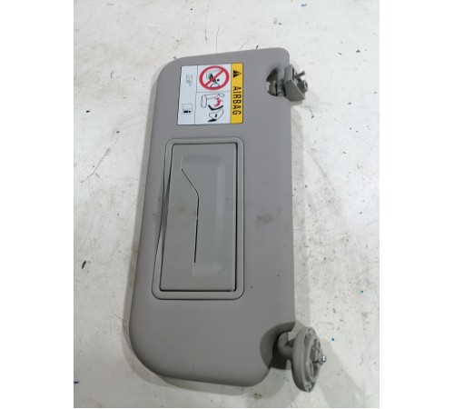 Козырек солнцезащитный правый