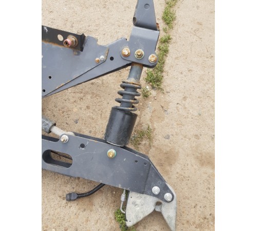 Качель кабины задняя в сборе