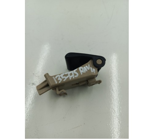 ручка открывания капота