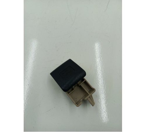 ручка открывания капота