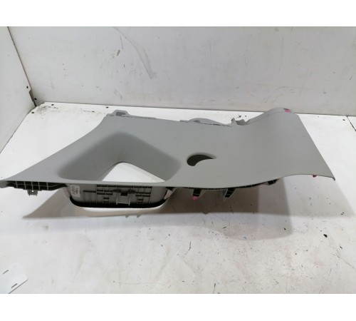 Обшивка багажника правая верхняя