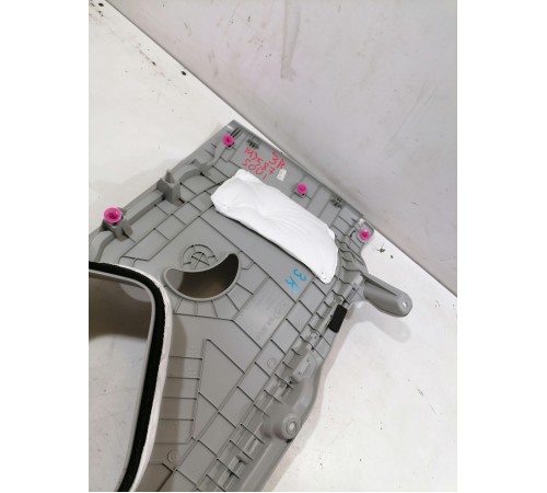 Обшивка багажника правая верхняя