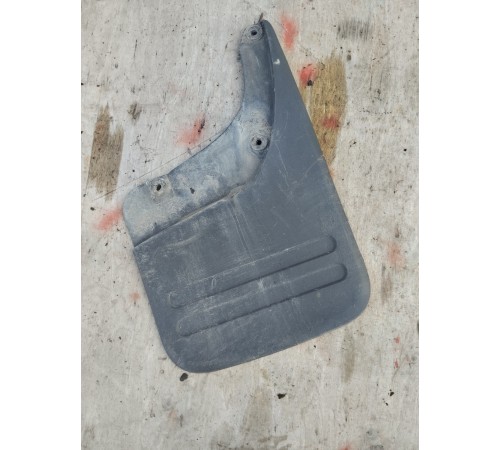 Брызговик задний правый