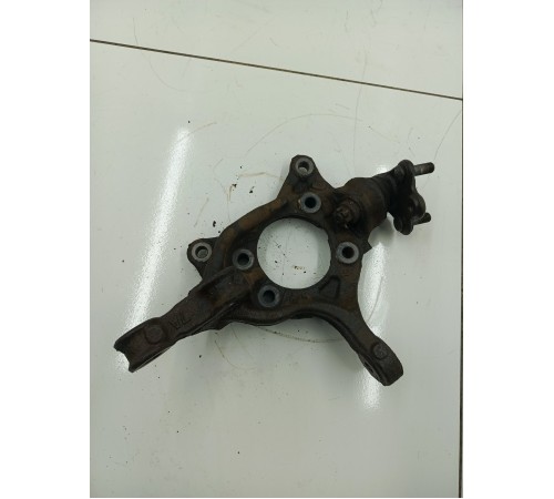 Кулак поворотный  Передний левый 