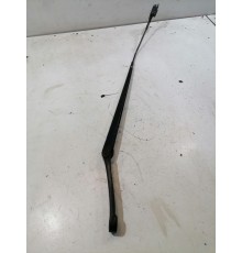 Поводок стеклоочистителя (правый)