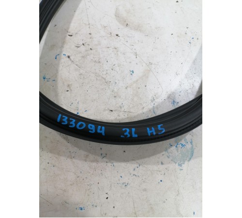 Уплотнитель проема резиновый задний левый