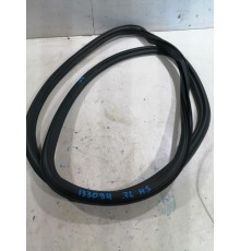 Уплотнитель проема резиновый задний левый