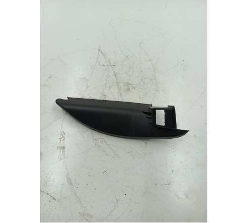 Угол двери передний правый внутренний