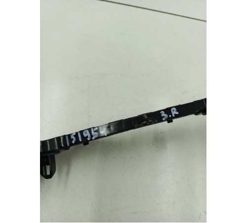 Кронштейн заднего бампера правый