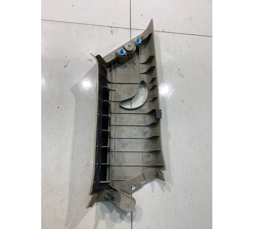 Обшивка стойки (задняя, правая)