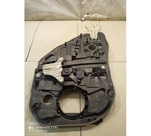 Стеклоподъемник(задний правый)