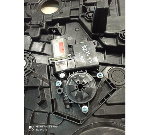 Стеклоподъемник(задний правый)