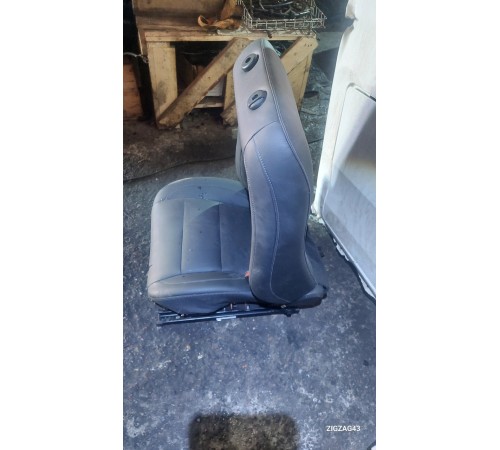 Сиденье(переднее правое)