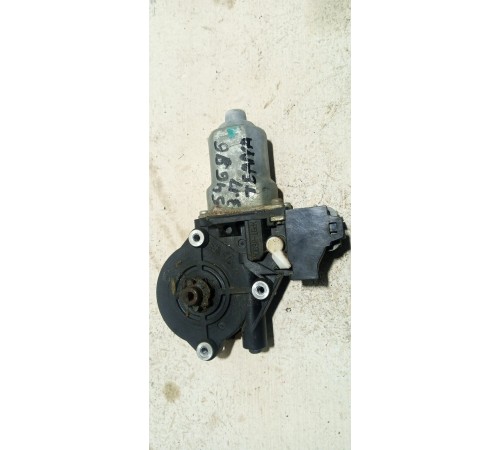 Моторчик стеклоподъемника задний правый