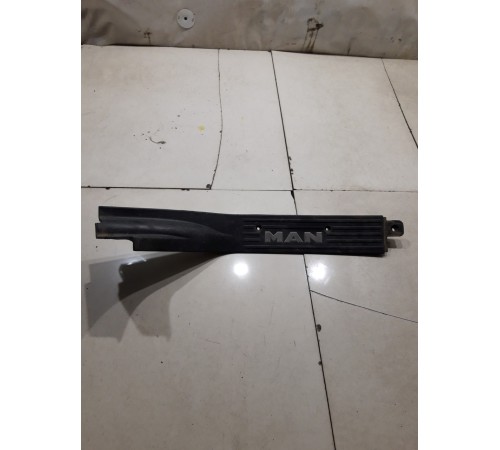 Накладка порога внутренняя левая