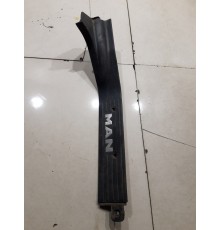 Накладка порога внутренняя левая