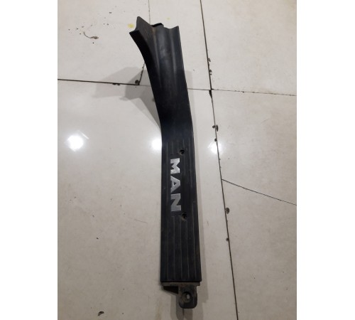 Накладка порога внутренняя левая