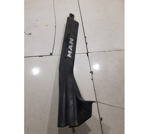 Накладка порога внутренняя левая