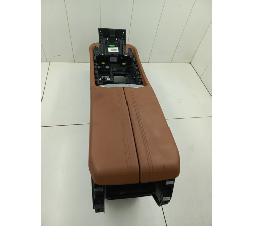 Центральная консоль с подлокотником