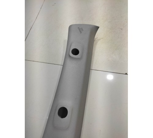 Обшивка стойки (передняя, левая)