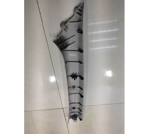 Обшивка стойки (передняя, левая)