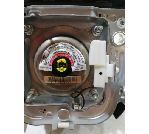 Подушка безопасности водителя, в руль