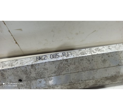 Усилитель переднего бампера